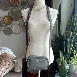 Lululemon green Crossbody Bag. New no tags.